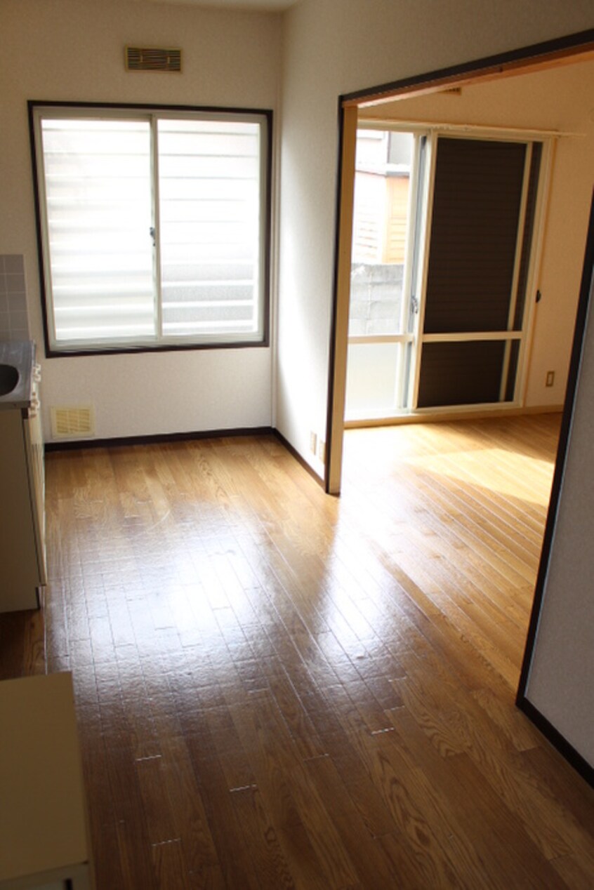 居室 サンシティ－西大路