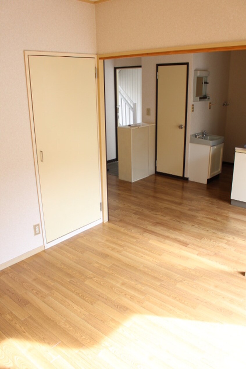 居室 サンシティ－西大路