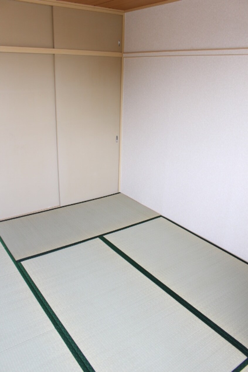 居室 サンシティ－西大路