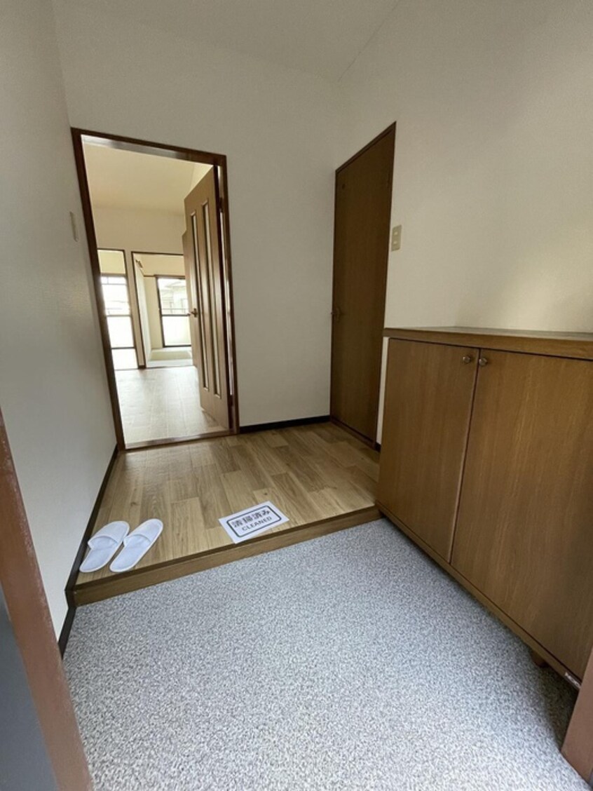 玄関 サニ－ヒル渚