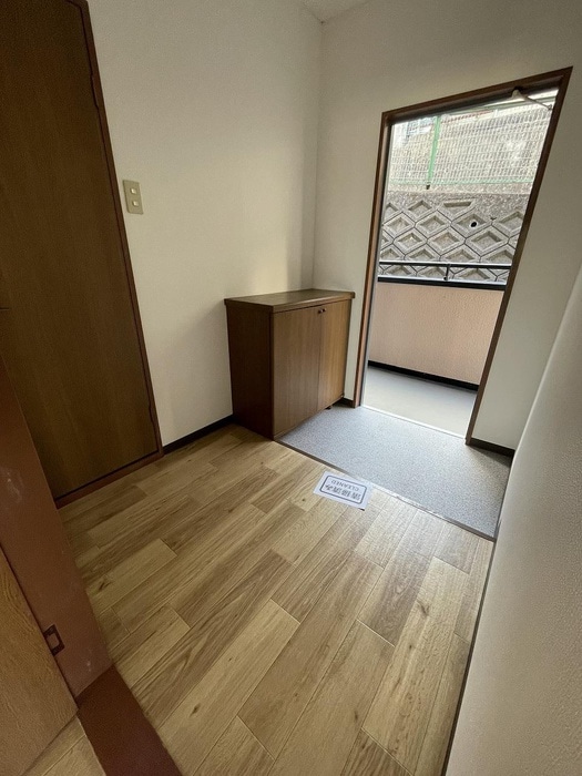 玄関 サニ－ヒル渚