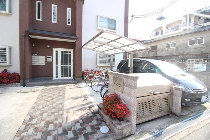 エントランス部分 Limone(ﾘﾓｰﾈ)