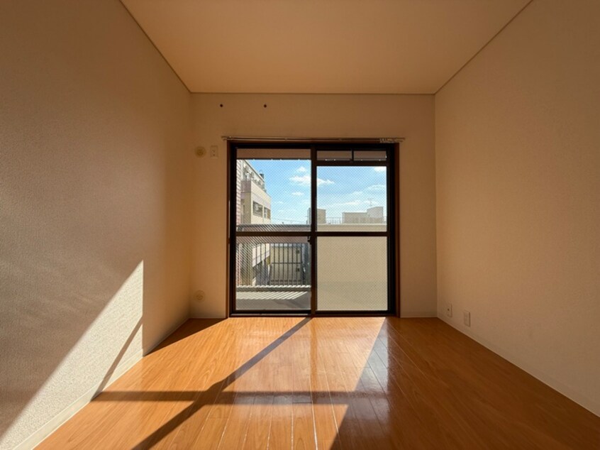 居室 清川六番館