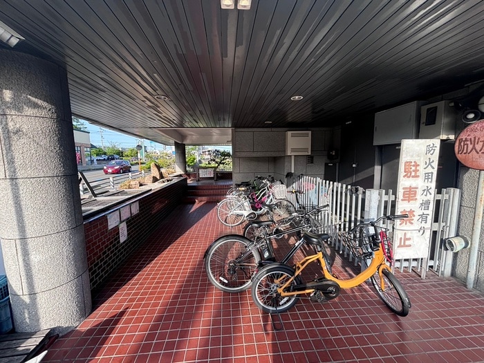 エントランス部分 ｼｬﾄｰ野間