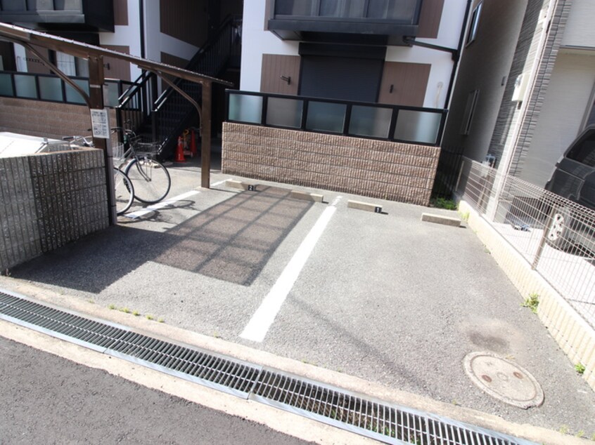 駐車場 ﾌｧﾐｰﾕ辰巳A棟B棟