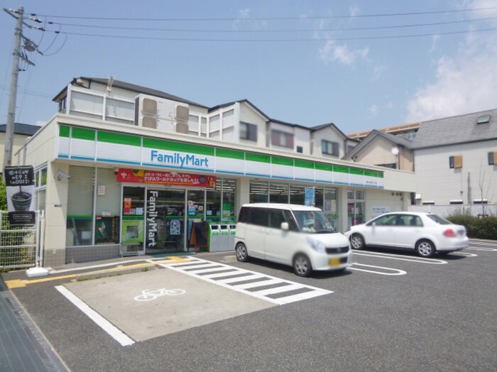 ファミリーマート(コンビニ)まで380m フジパレス立花サウス