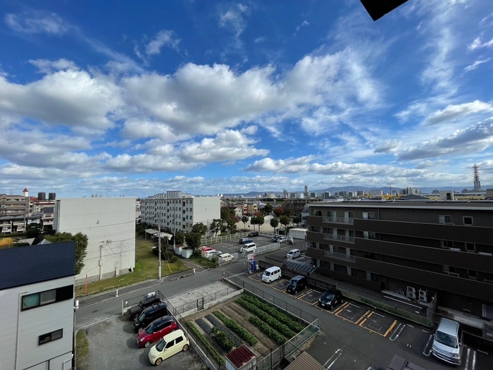 室内からの展望 ｸﾚｱｰﾄｱﾄﾞﾊﾞﾝｽ北大阪(607)