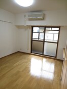 居室 エル･セレ－ノ九条