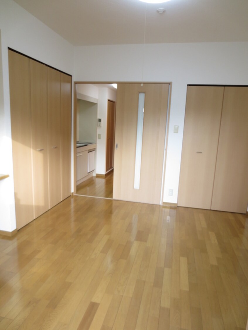 居室 エル･セレ－ノ九条