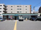 ファミリーマート淀川東三国店(コンビニ)まで270m グレース東三国