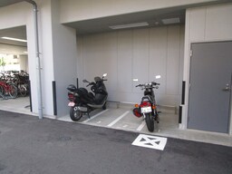 バイク置き場