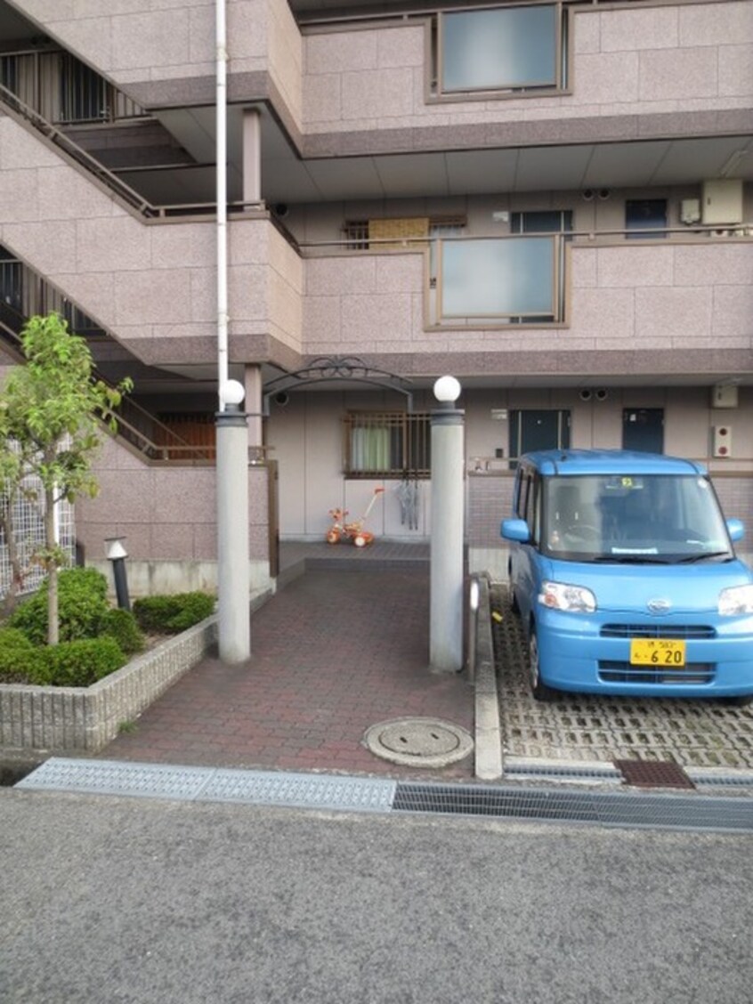 エントランス部分 ドミ－ルＡＭ