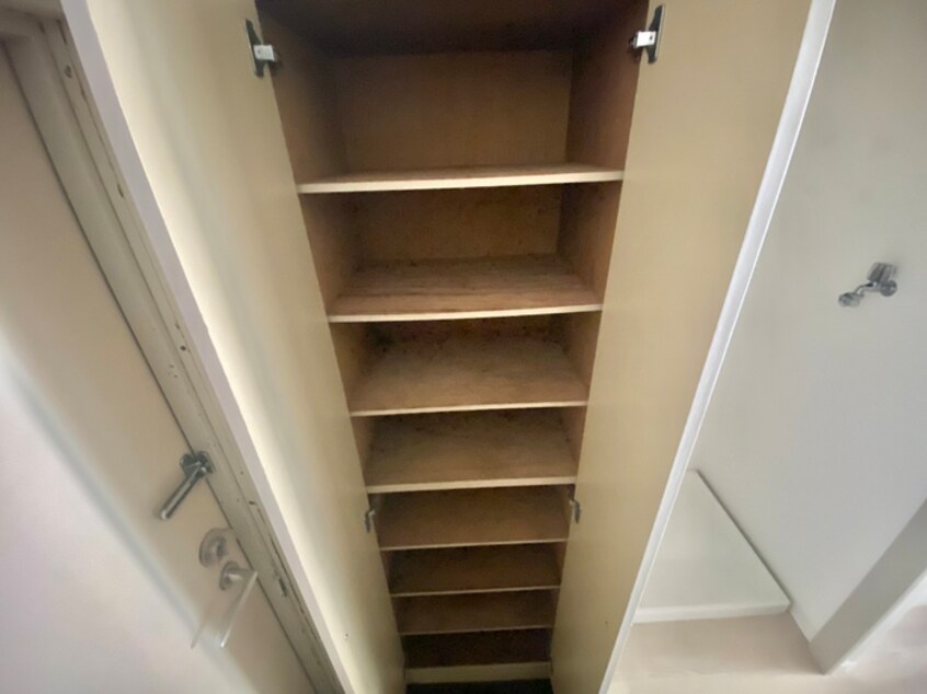 靴箱 シャトラン弓木一番館