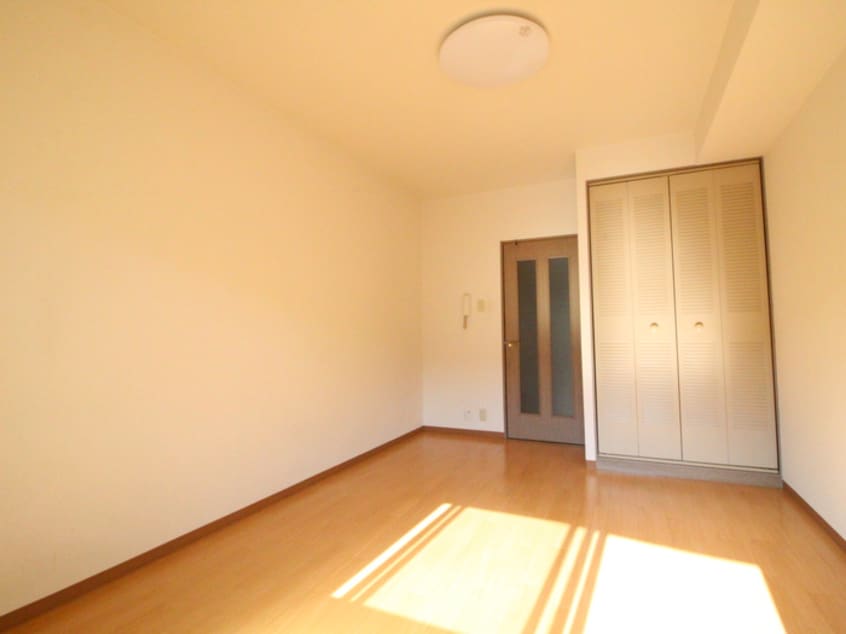 居室 シャトラン弓木三番館