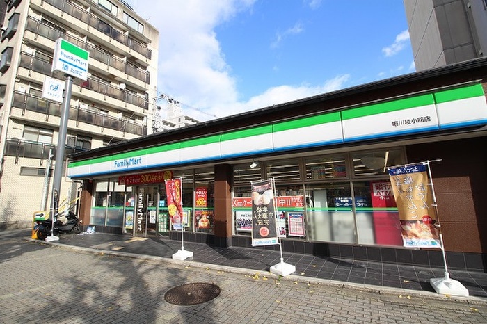 ファミリーマート(コンビニ)まで170m リヴェール綾堀川