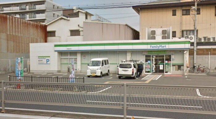 ファミリーマート南清水町店(コンビニ)まで900m フィオーレ香ヶ丘