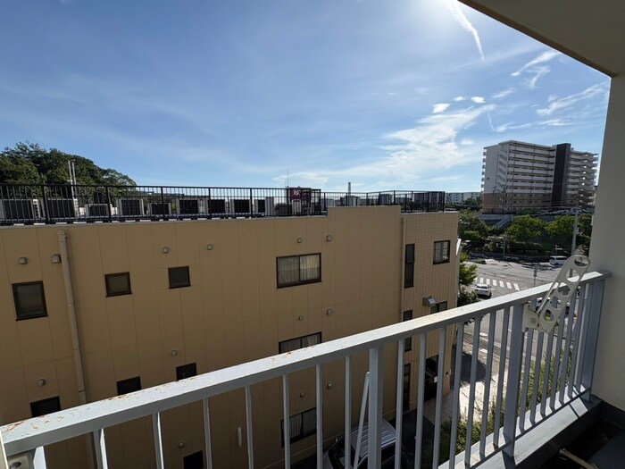 室内からの展望 アロハ名谷
