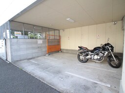 バイク置き場