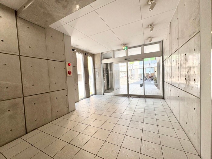 エントランス部分 アクエルド新町