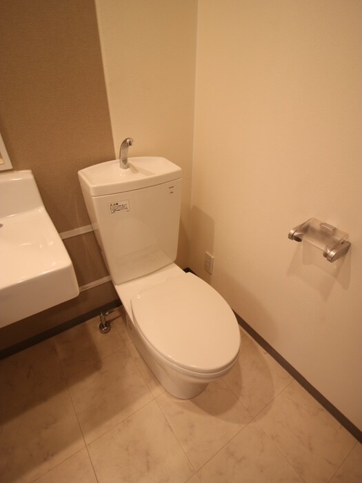 トイレ アクエルド新町