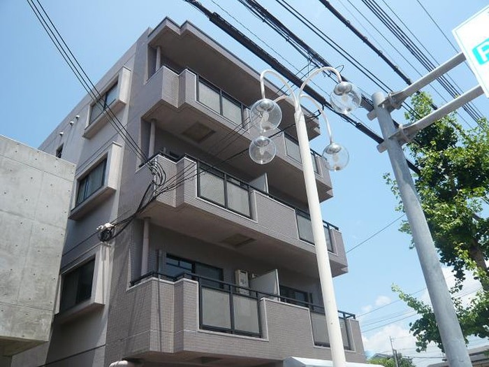 エントランス部分 ゴ－ルドツリ－