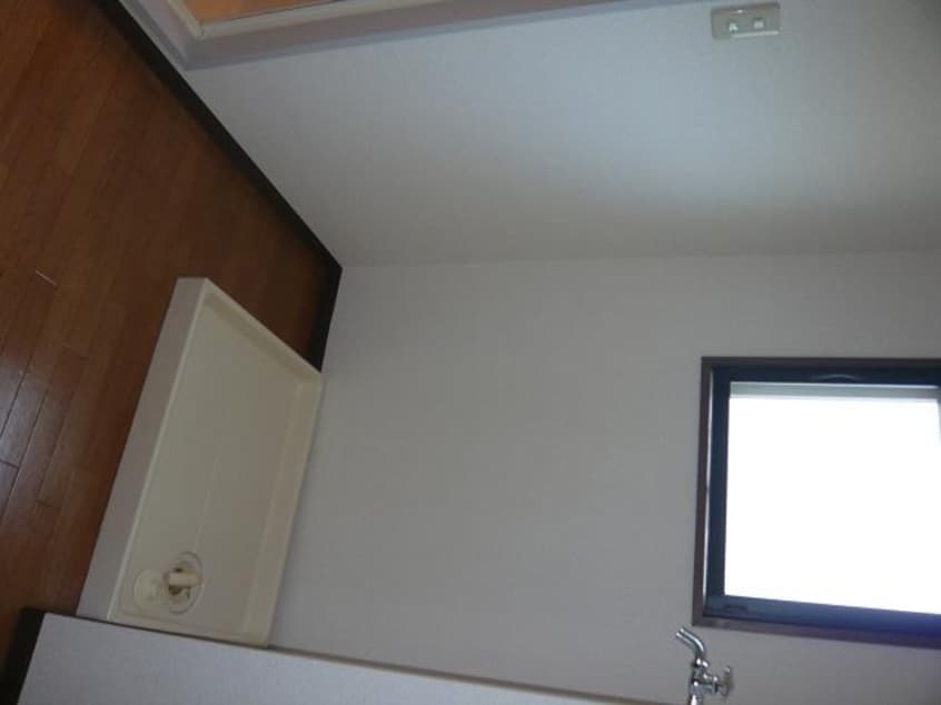 洗濯機置場 ゴ－ルドツリ－