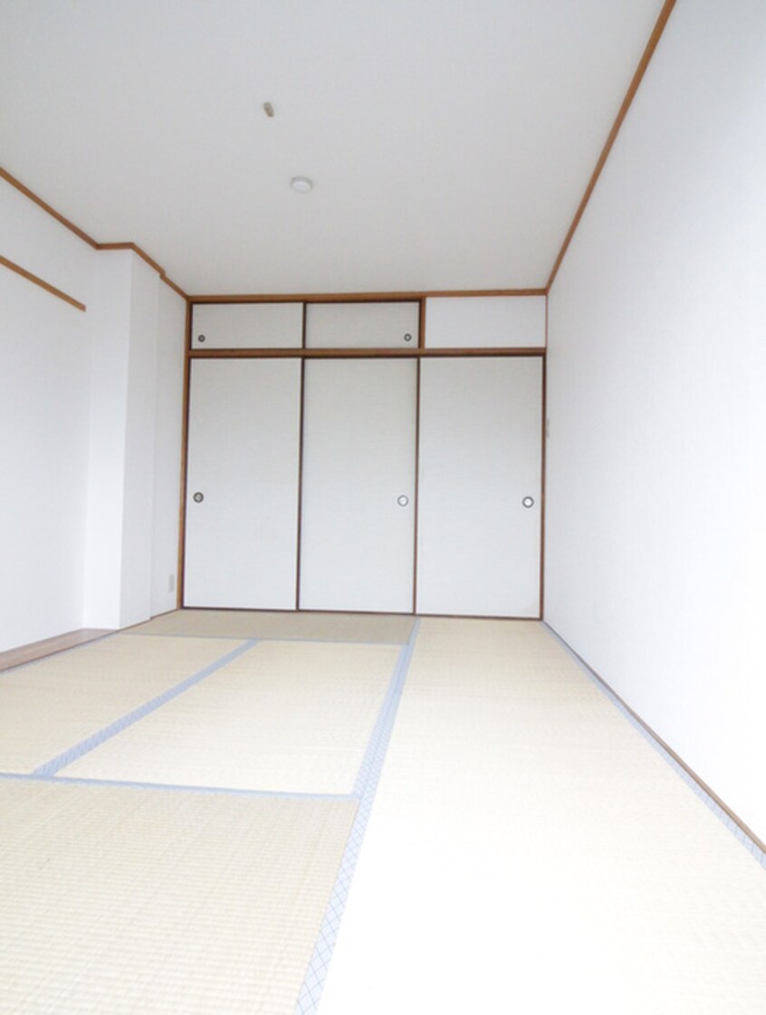 居室 ニードハイツ杉原