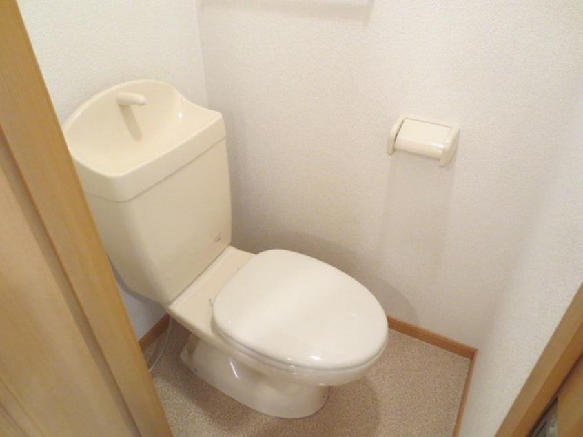 トイレ ＡＤＥＳＳＯ