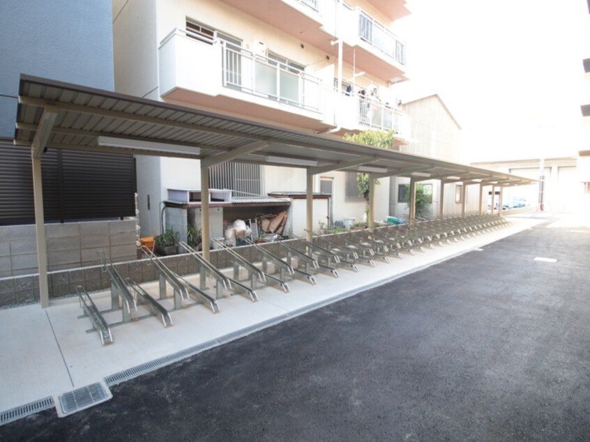 駐輪場 LIVIAZ　KITAOSAKA　BREZZA