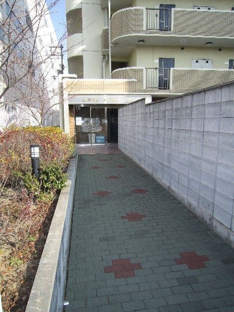 エントランス部分 ラブリ－ガ－デンビュ－