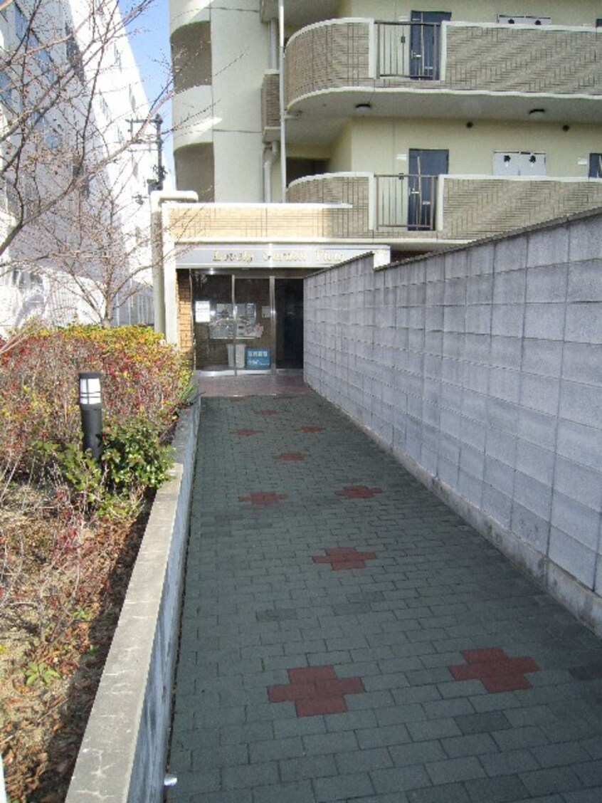 エントランス部分 ラブリ－ガ－デンビュ－