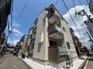デメテル生野ビルの外観