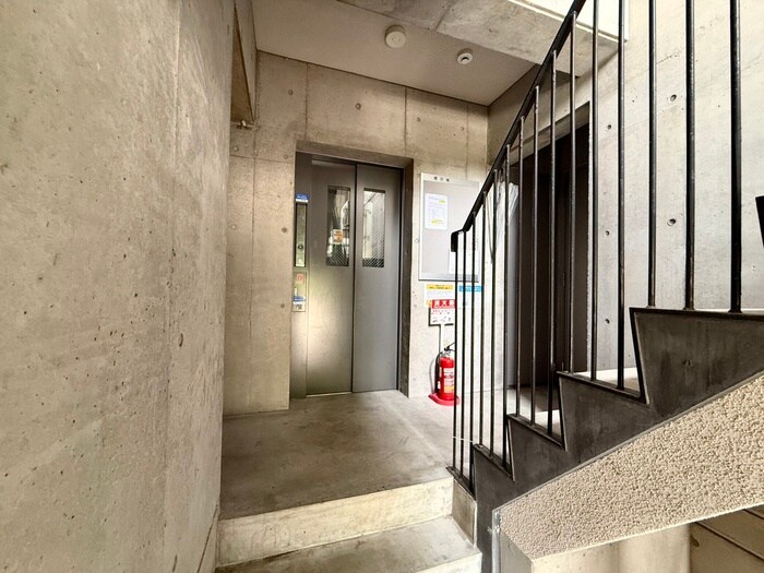 エントランス部分 VARIEROYODO