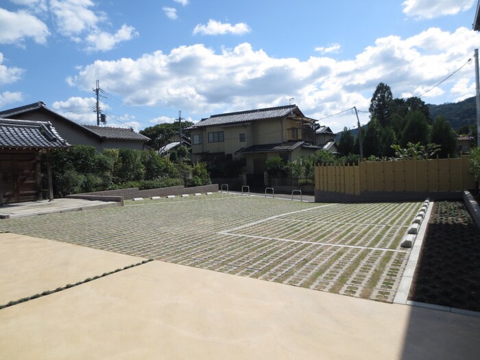 駐車場 花のワルツ嵯峨