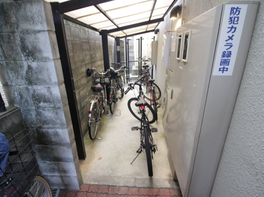 駐輪場 サンクスパレ南巽