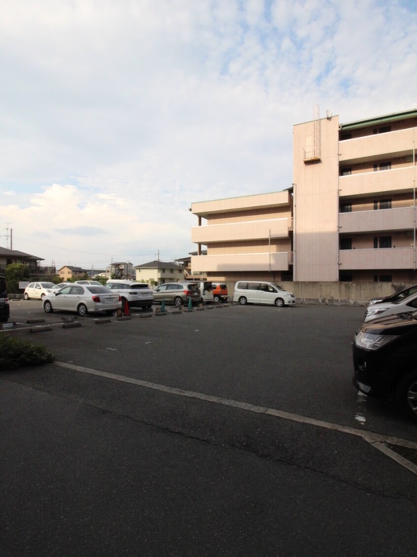 駐車場 ｃｅｄａｒ　ｖｉｌｌａｇｅ