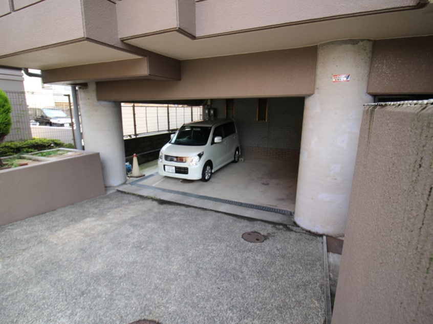 駐車場 プロムナード五月