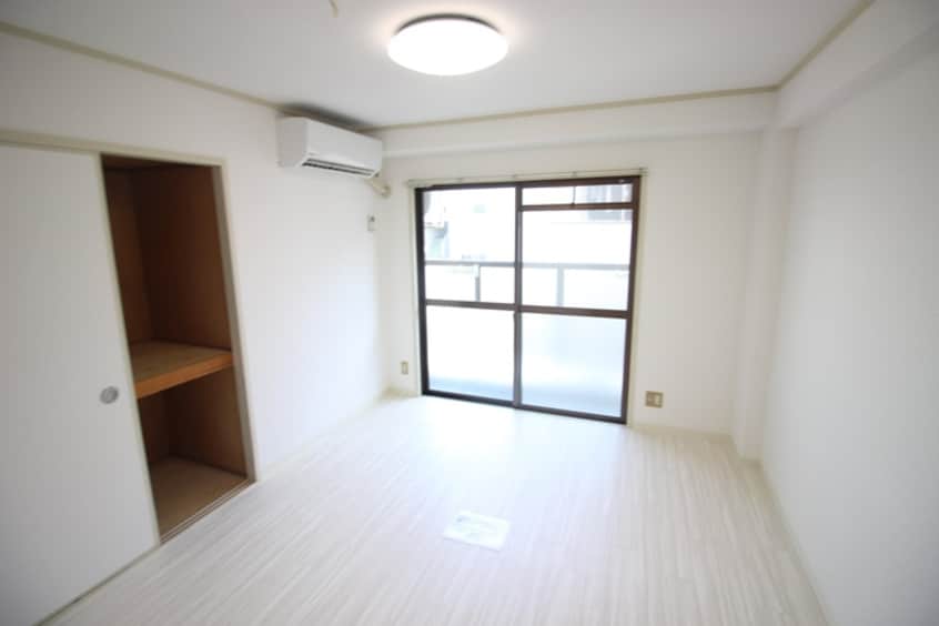 居室 クレスティ曽根