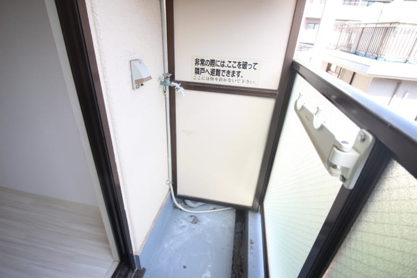 洗濯機置場 クレスティ曽根