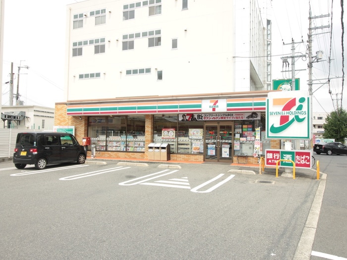 セブンイレブン(コンビニ)まで131m シャーメゾン本多町スタイル