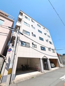 マンションカーサーの外観