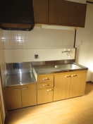 キッチン Ｍ　ＲＯＳＥＳＴ