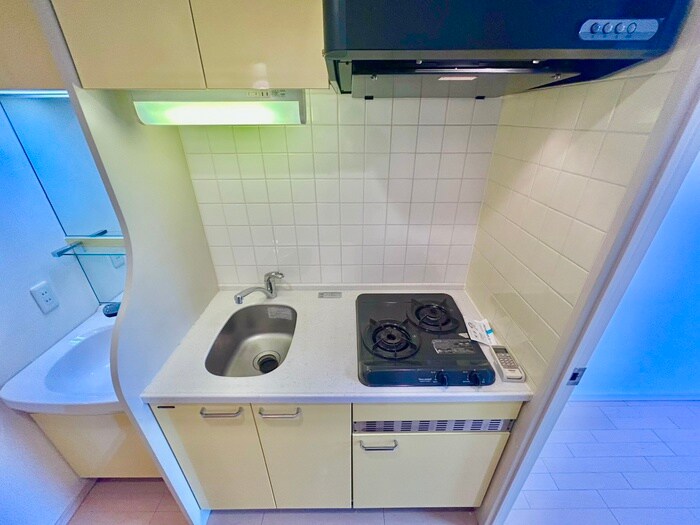 キッチン ﾌﾟﾚｻﾝｽ難波ﾘﾊﾞ-ｵｱｼｽ(1104)