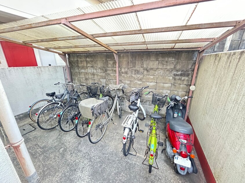 駐輪場 コーポ太秦