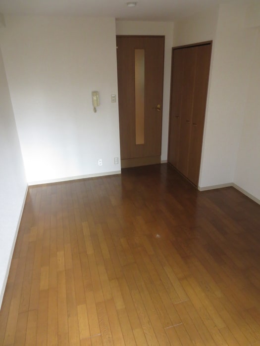 居室 エレーヌ十三