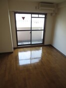 居室 エレーヌ十三