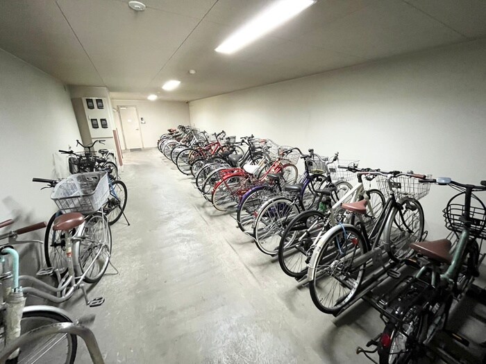 駐輪場 ル－ヴェンブルン豊津