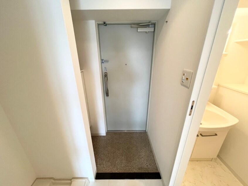 玄関 ル－ヴェンブルン豊津