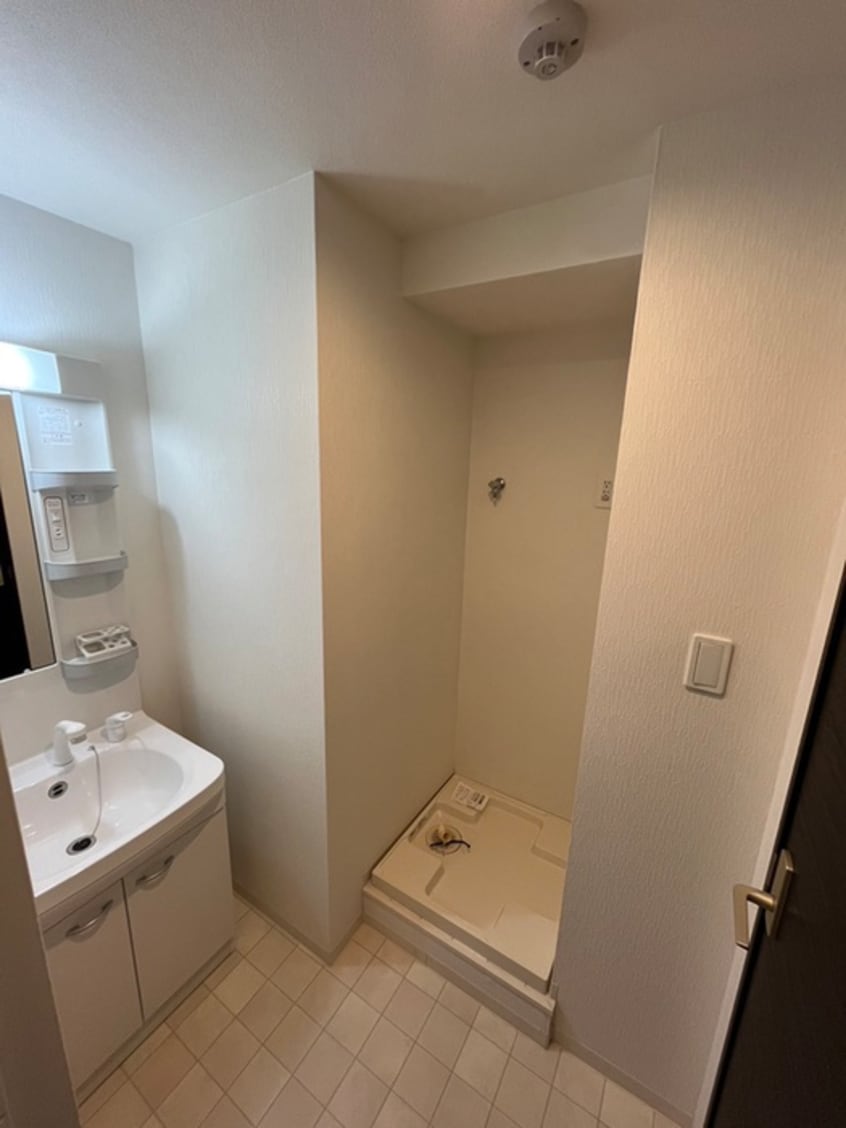 洗面 CREA放出西