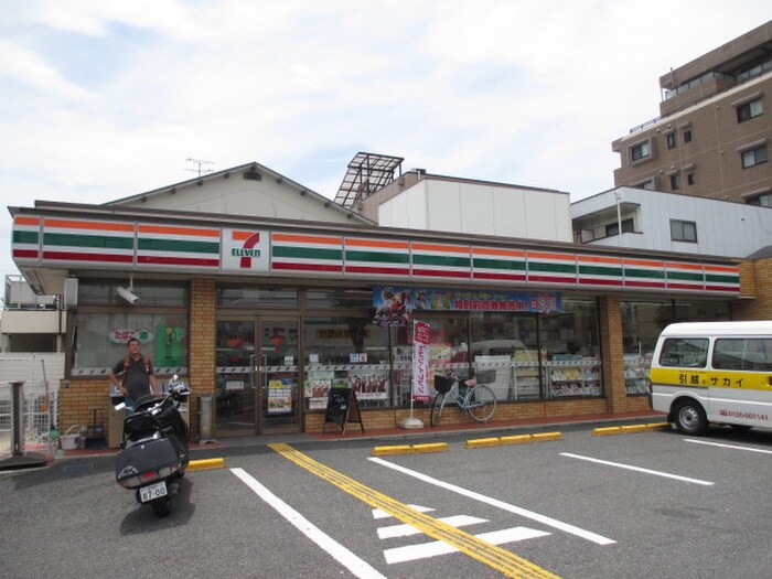 セブンイレブン尼崎上坂部3丁目店(コンビニ)まで110m サムティ塚口レジデンス